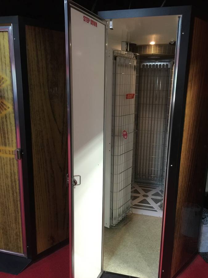 tanning-booth-3